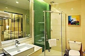Nanchang Oriental Lark Hotel Экстерьер фото